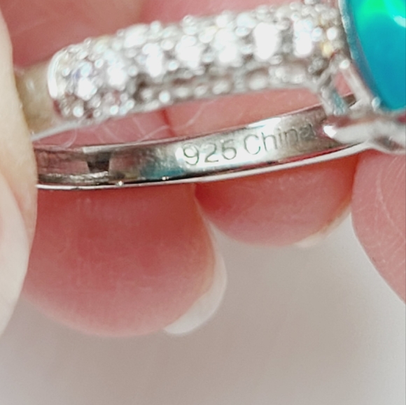 Elegant Silver Opal Ring with Crystal Accents - Picture 12 of 12